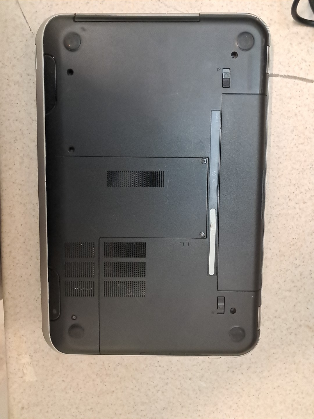 Dell Inspiron 5520 15.6″ Intel Core i3-2370M 6GB RAM 500GB HDD WEBCAM BLUETOOTH