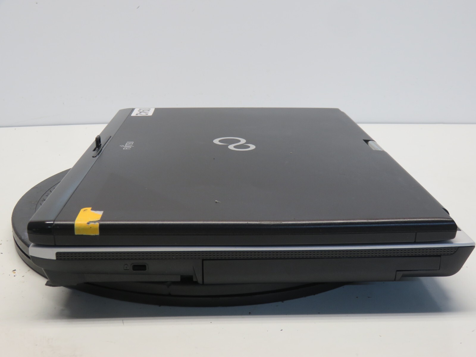 Fujitsu Lifebook T900 Intel Core i5 CPU M560 2.67GHz 4GB NO HDD No Batt