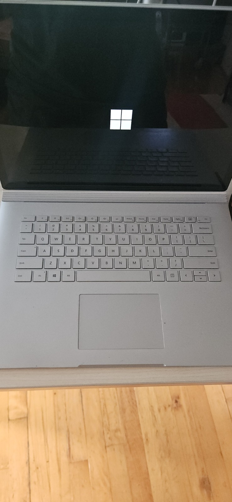 Microsoft Surface Book 2 15″ (256GB, Intel Core i7 8th Gen., 4.20GHz, 16GB)…