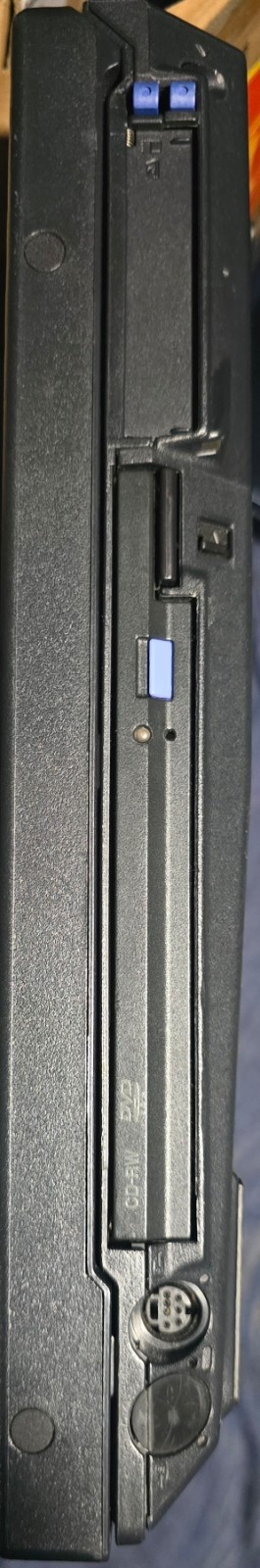 ThinkPad A22m Windows 98 w/recovery disc,Game controller,512 ram,60gb hard drive