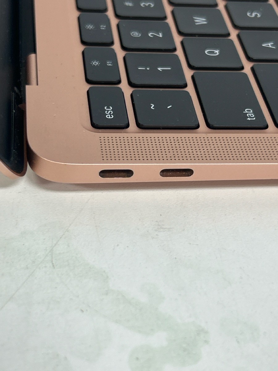 *LIGHT SCRATCHES* APPLE MACBOOK AIR A2337 (P17031610)
