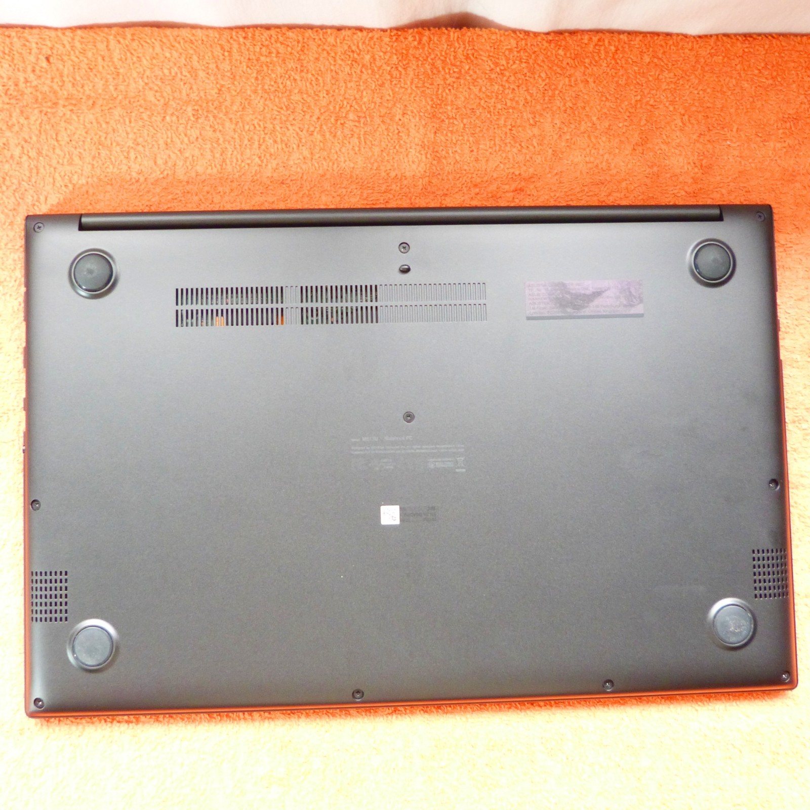 Asus X513 Vivobook 15″ OLED ULTRABOOK l SSD Windows 11 AMD RYZEN 7 16GB RAM