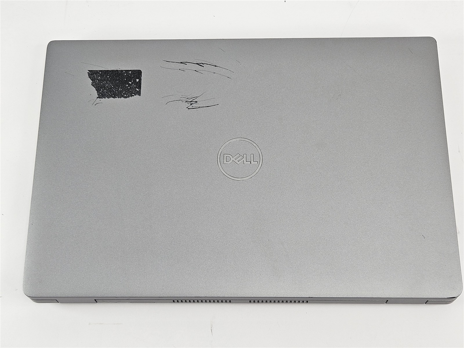 Dell Latitude 5421 14″ 2.5GHz i7-11850H 16GB RAM 256GB SSD No OS discoloration