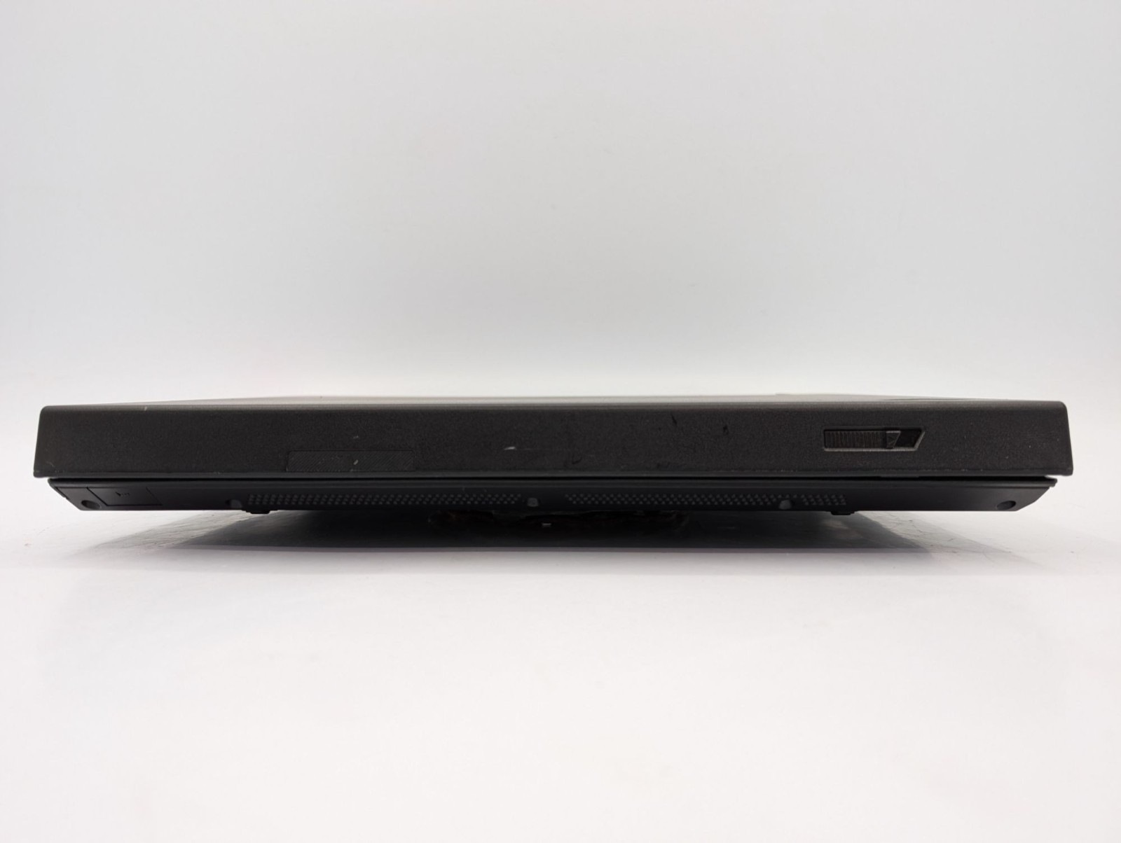 IBM ThinkPad R51 15″ Laptop Pentium M 1.50 GHz Boots to BIOS For Parts