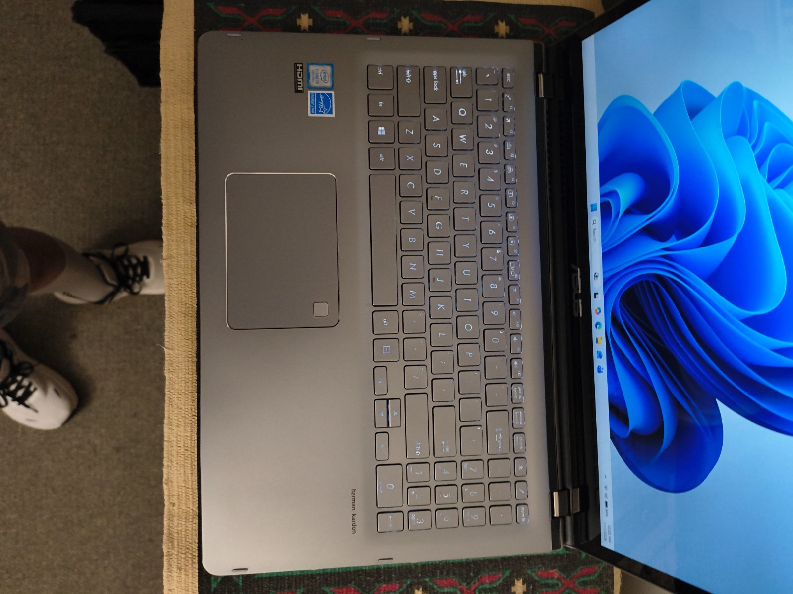 ASUS 15.6″ Q505U TS BKLT Laptop Core i5-8250 16GB 250GB NVMe SSD+1TB HD Wn11Hm