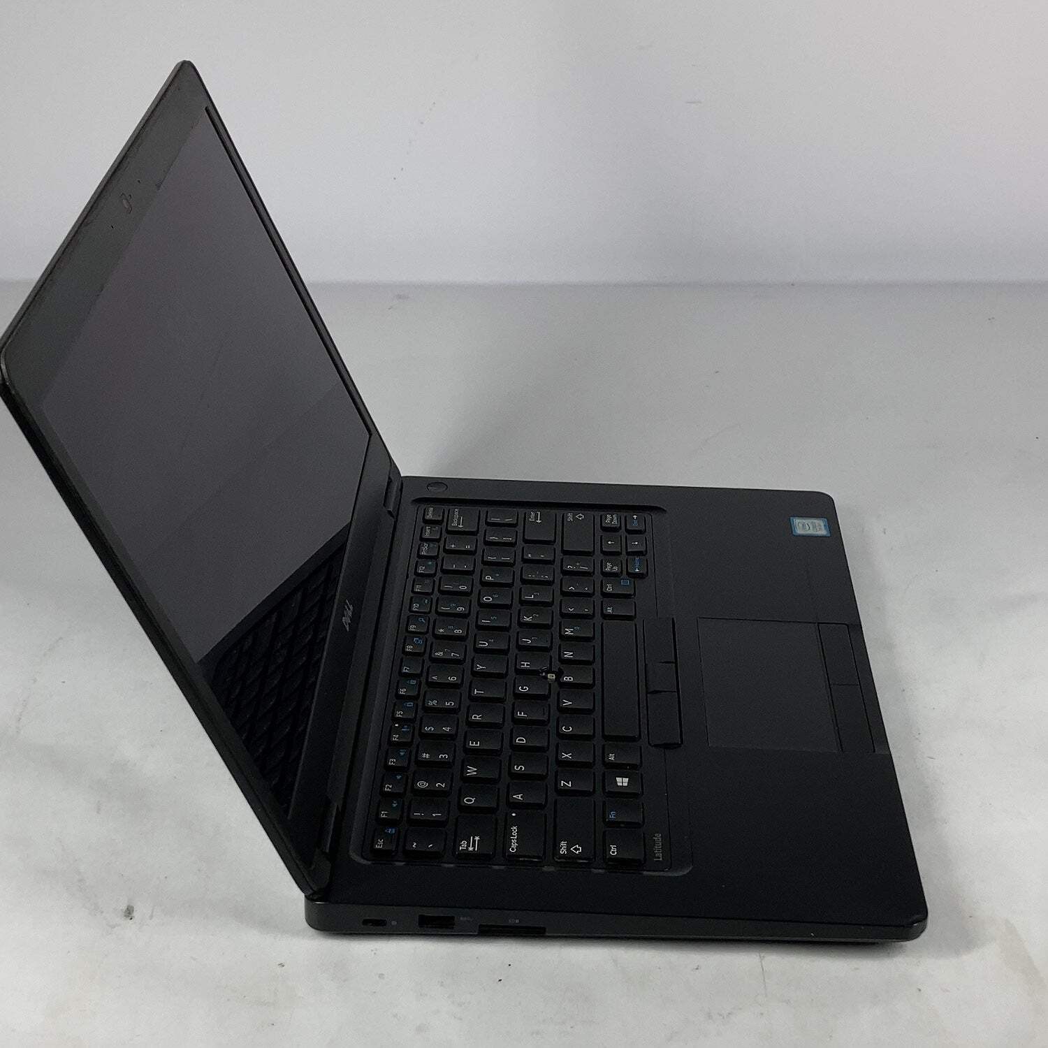 Dell Latitude 5480 14″ i7-7820HQ 2.9GHz 16GB RAM 512GB SSD