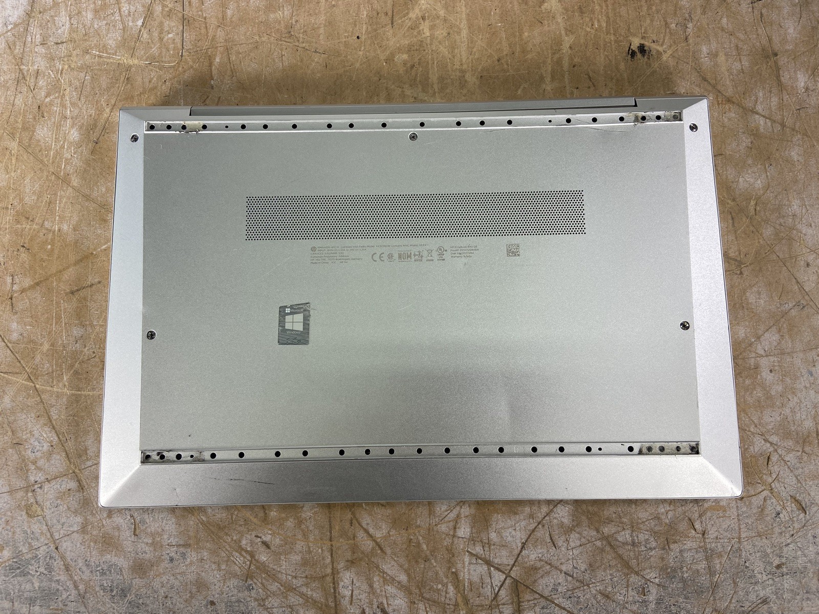 HP ELITEBOOK 840 G8 i5-1145G7 @ 2.60GHz, 8GB RAM, NO HDD/OS – (FOR PARTS)