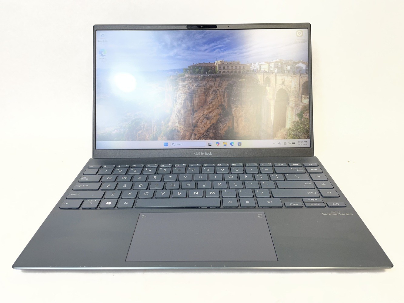 Asus ZenBook UM425UA AMD Ryzen 7 5700U 14″ 16GB RAM 1TB SSD