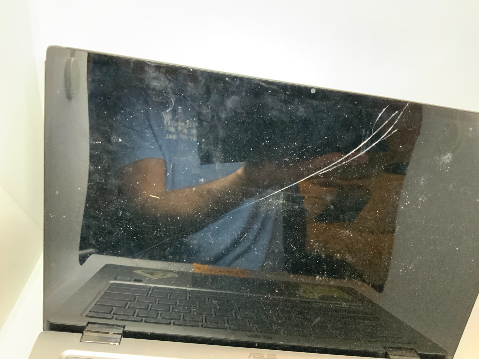 READ – ASUS Chromebook Flip C434T 14″ Intel M3-8100Y 1.30GHz 8GB RAM 4GB eMMC