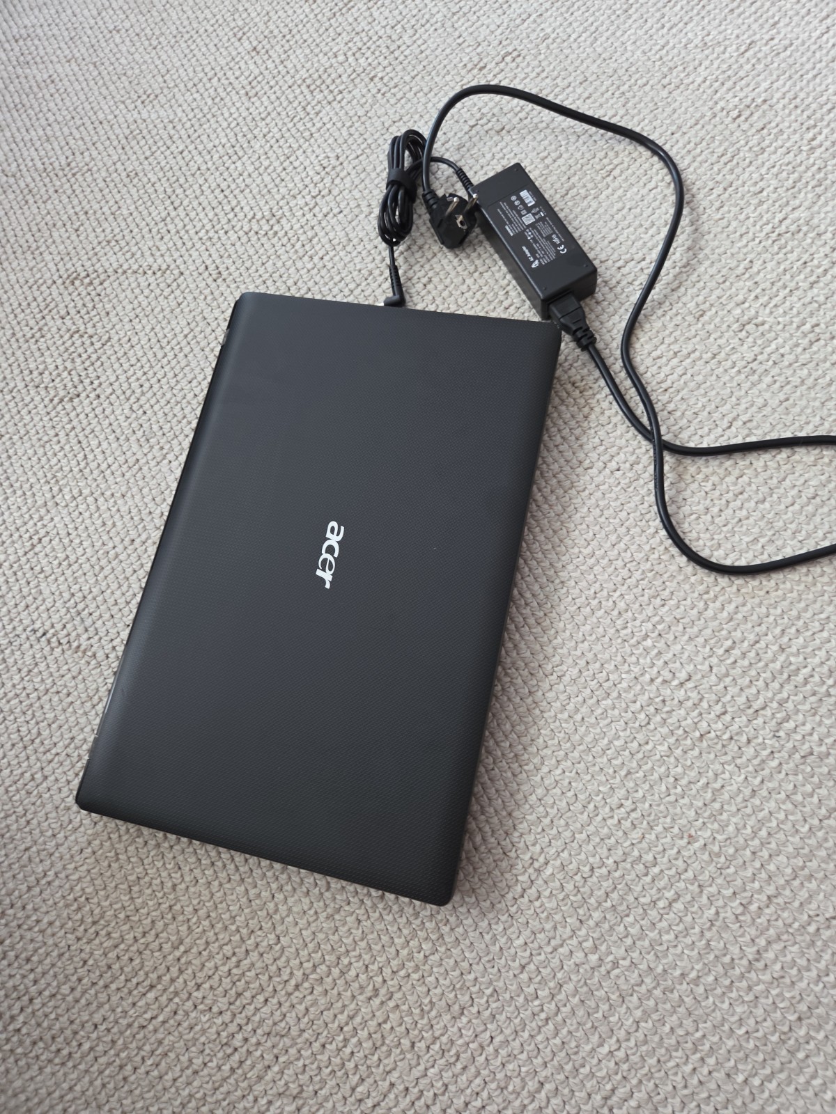 Acer Aspire 7750ZG 17.3 inch 8GB RAM 120GB SSD Radeon HD 6650M Windows 10
