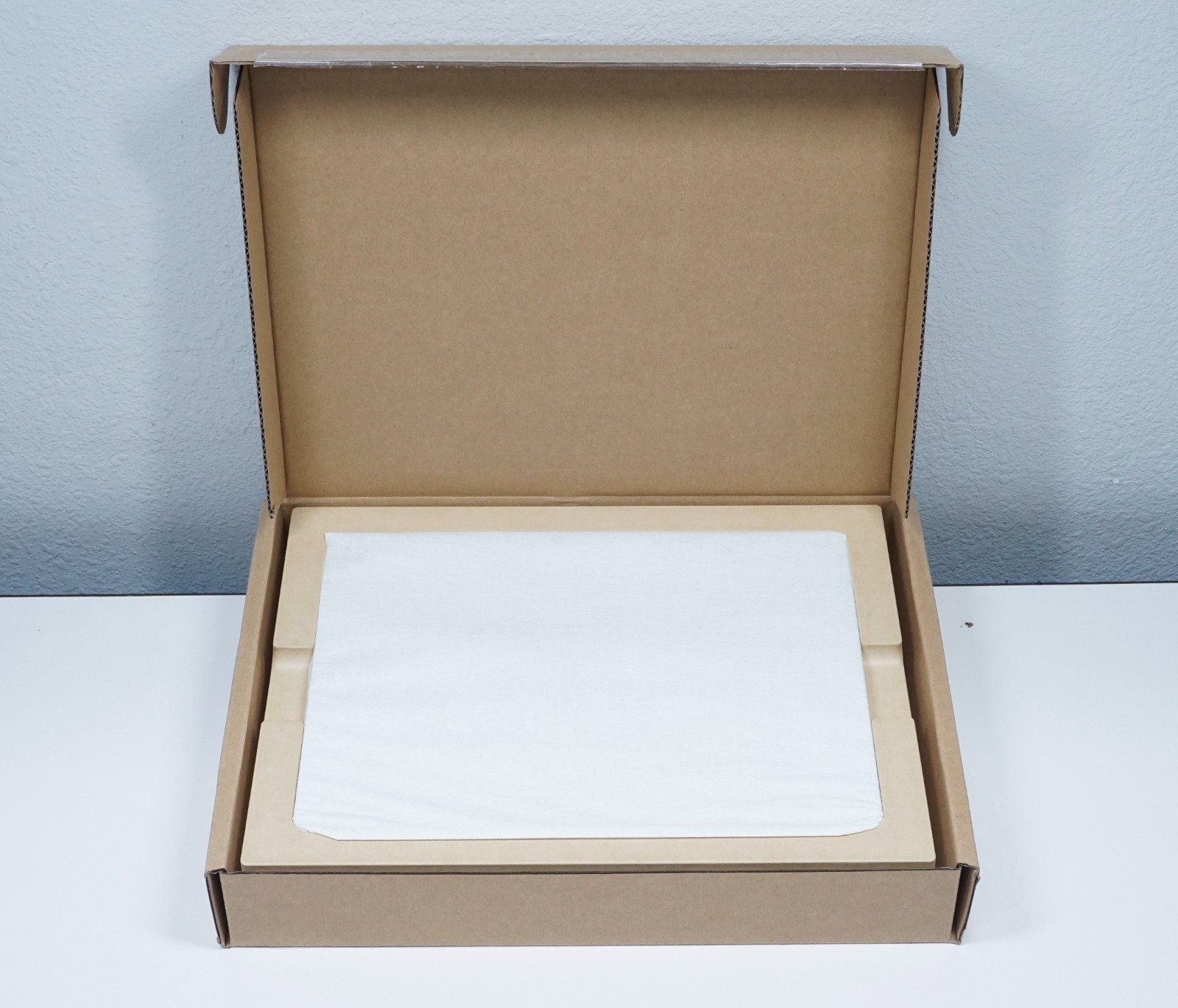 Surface Laptop Go MODEL 1943 12.4″ TOUCH i5-1035G1 @ 16GB RAM 256GB SSD (New)