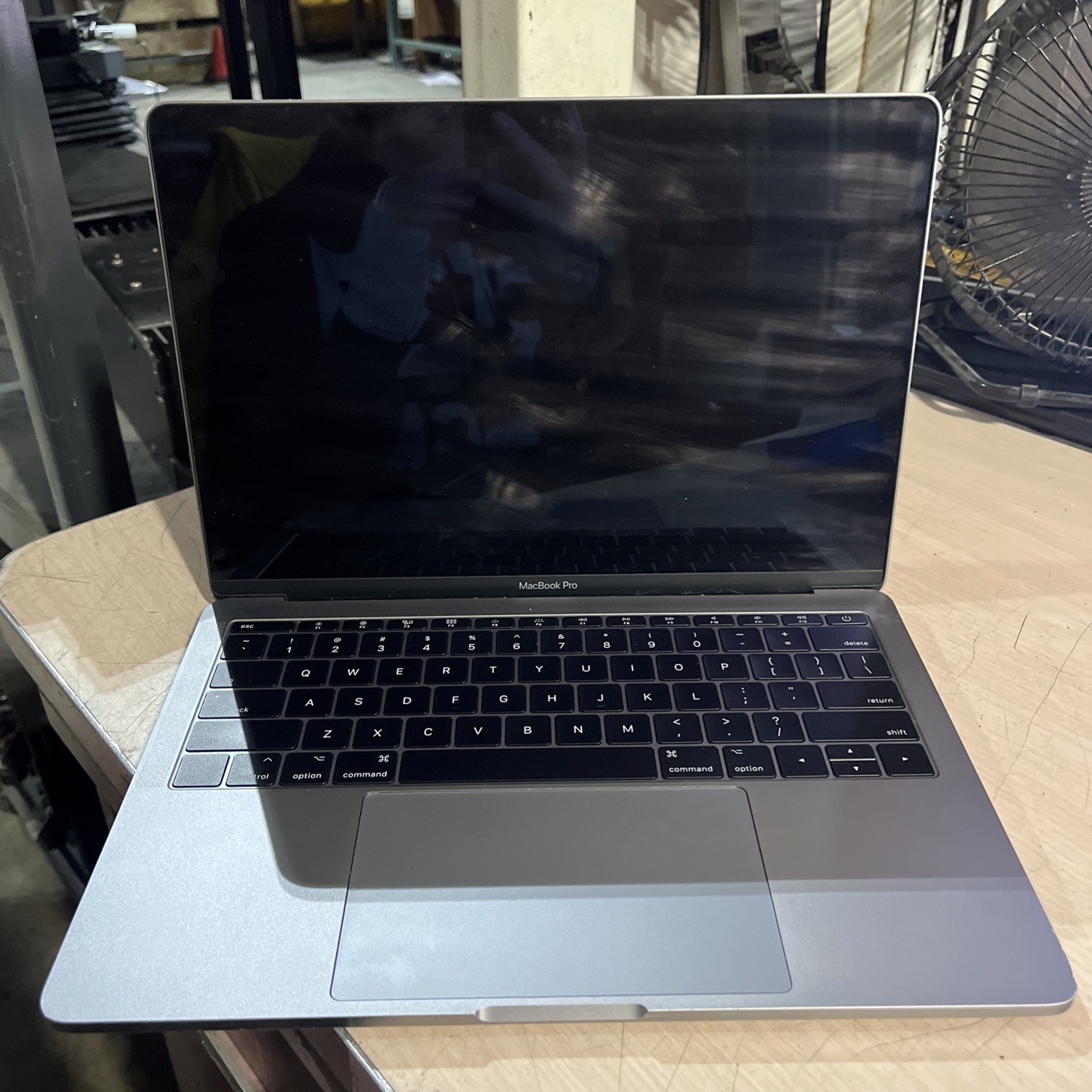 APPLE MACBOOK PRO 13″ MID-2017 CORE I5-7360U 2.3GHZ 8GB RAM NO HD .