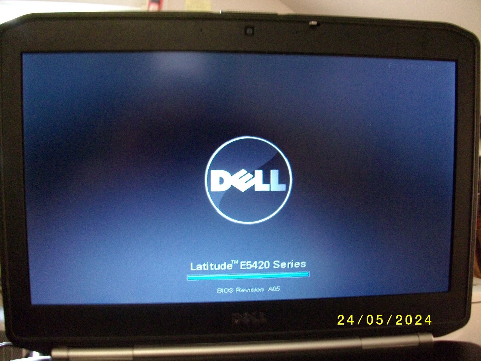 Dell Latitude E5420 14 inch (160 GB, Intel Core i5 2nd Gen., 2.50 GHz, 4 GB)…