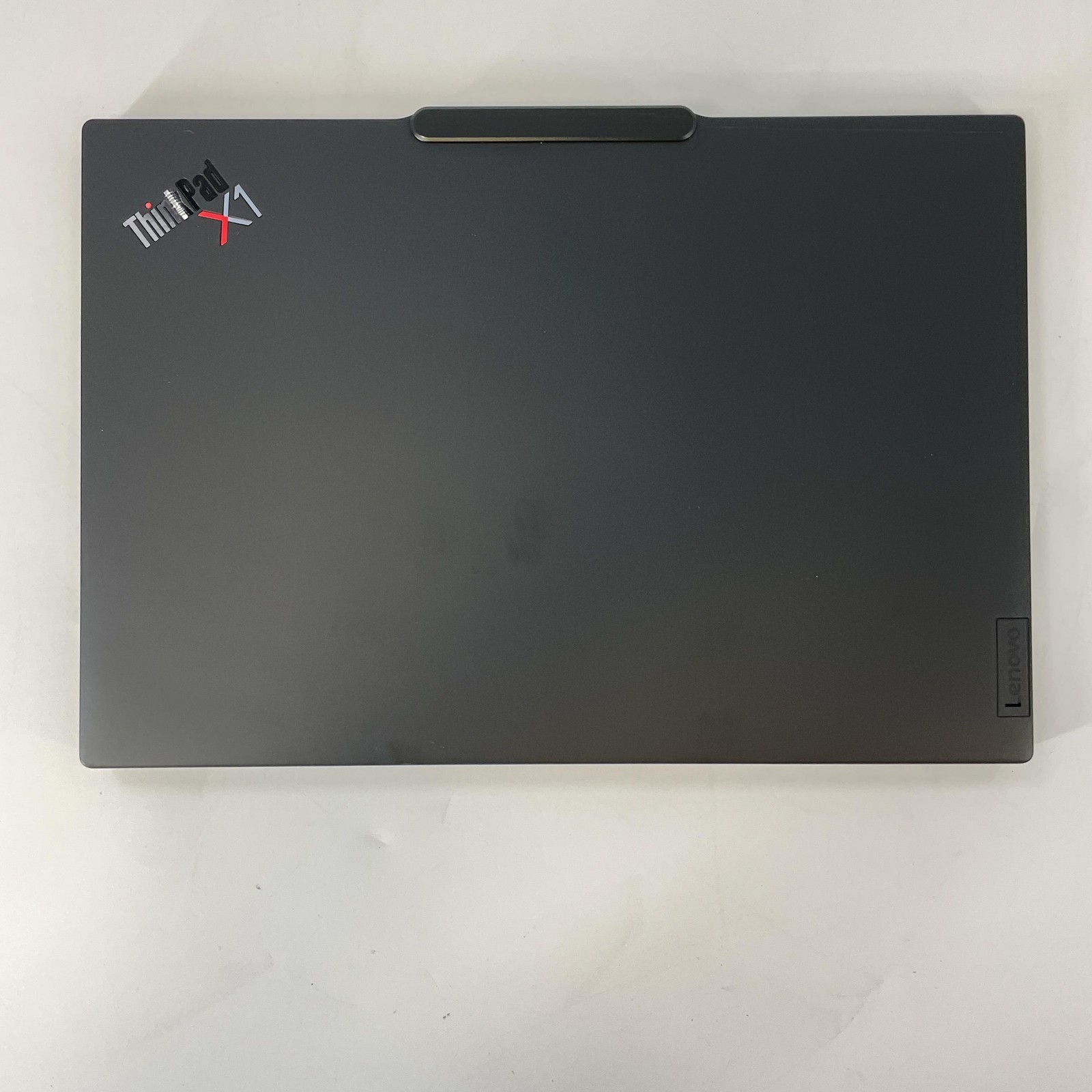 Lenovo ThinkPad X1 Carbon Gen 12 14 QHD+ 1.7 GHz Ultra 7 155U 16GB 256GB SSD