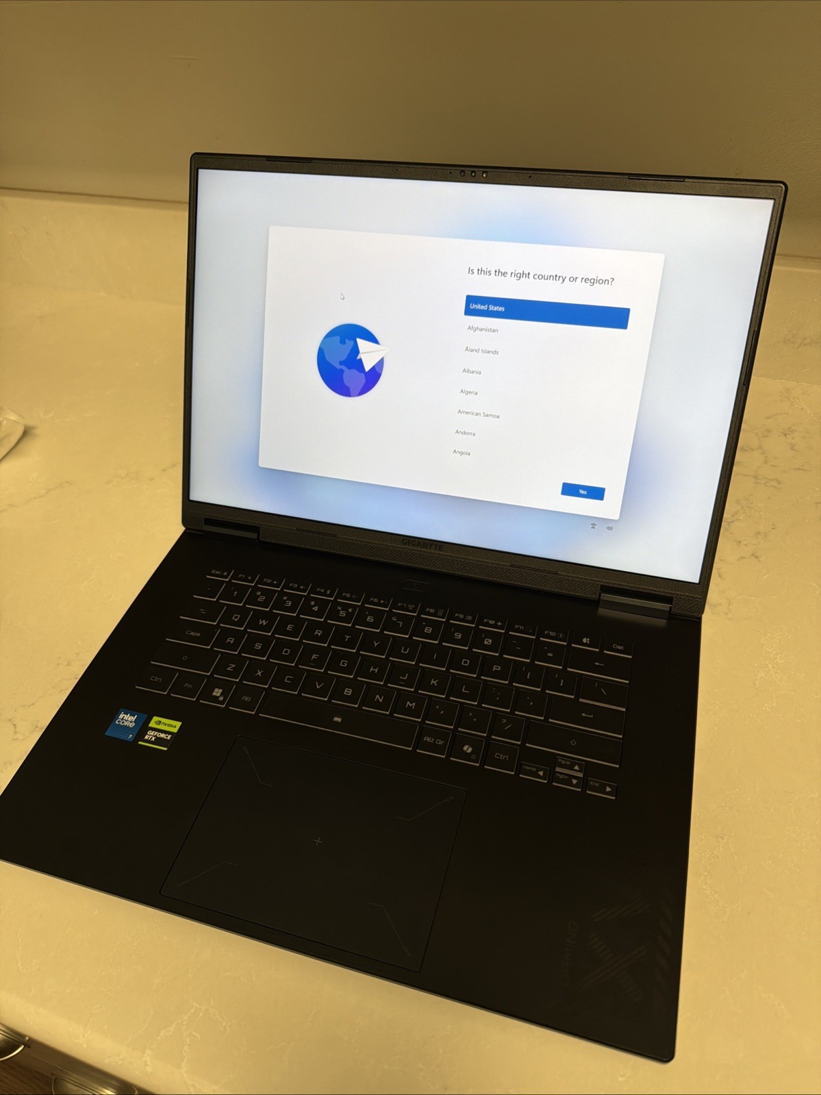 MINT Gigabyte Gaming A16 PRO 32GBDDR5 3TB NVMe 5070Ti Core 7 240H 16” Laptop
