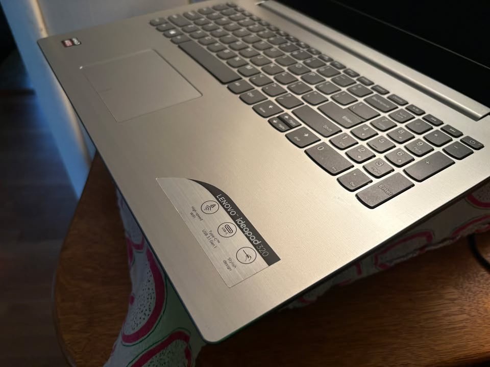 Lenovo Ideapad 320 AMD A12/ 12 gigs Ram/ 256SSD/ DVDRW power cable