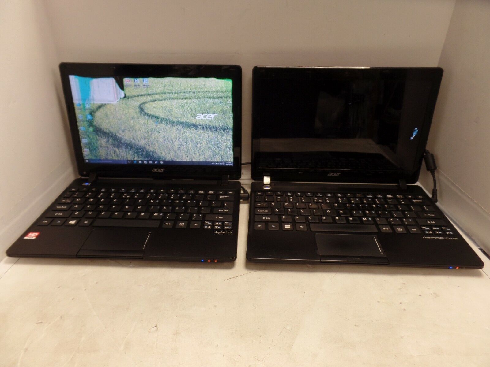 Lot of 2 Acer Aspire V5/ Acer one 11.6″ Laptops **AS IS PARTS NOT WORKING READ**