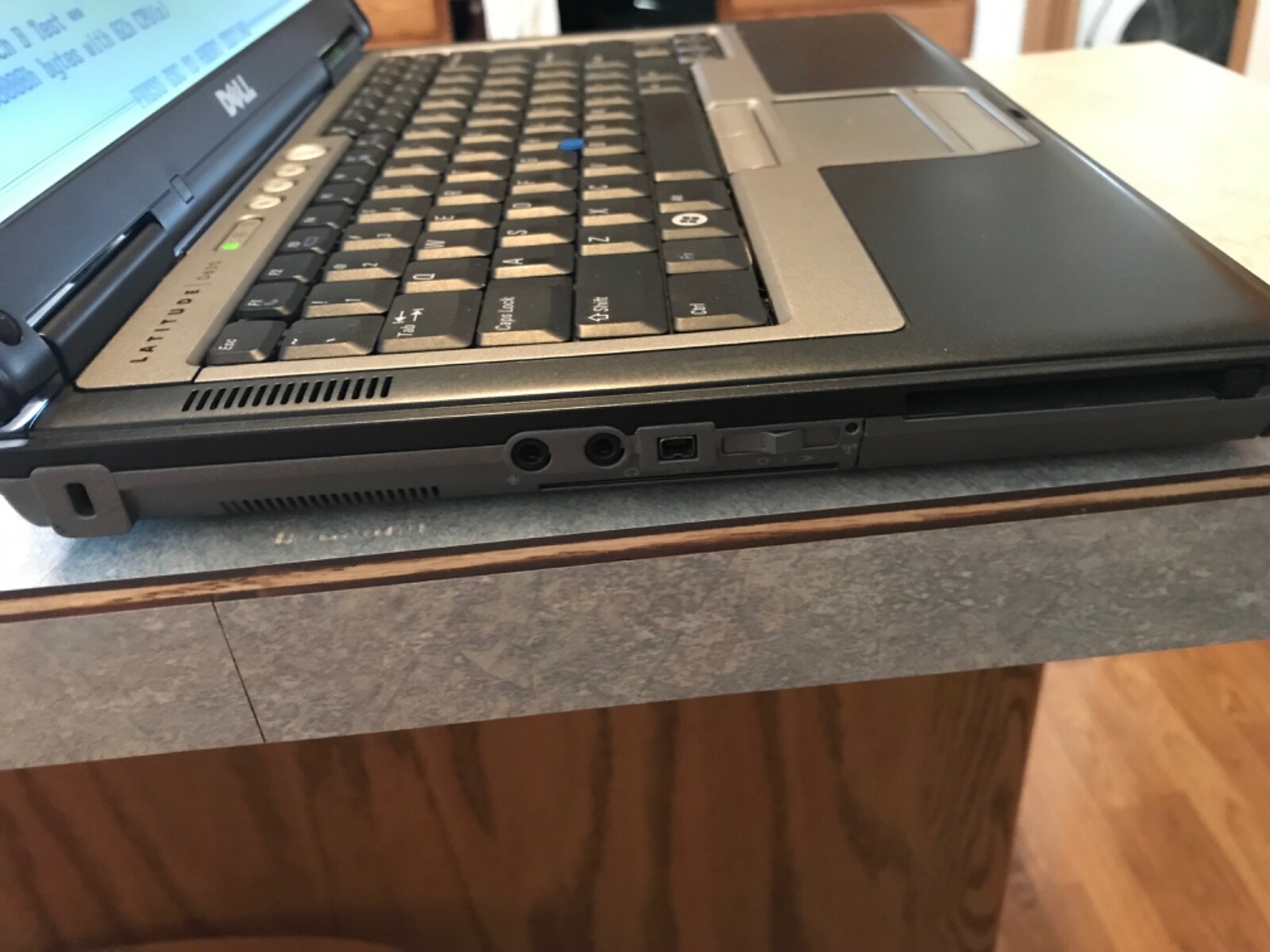 Dell Latitude D630 Laptop Core 2 Duo CPU, New Battery, power pack, carry case.