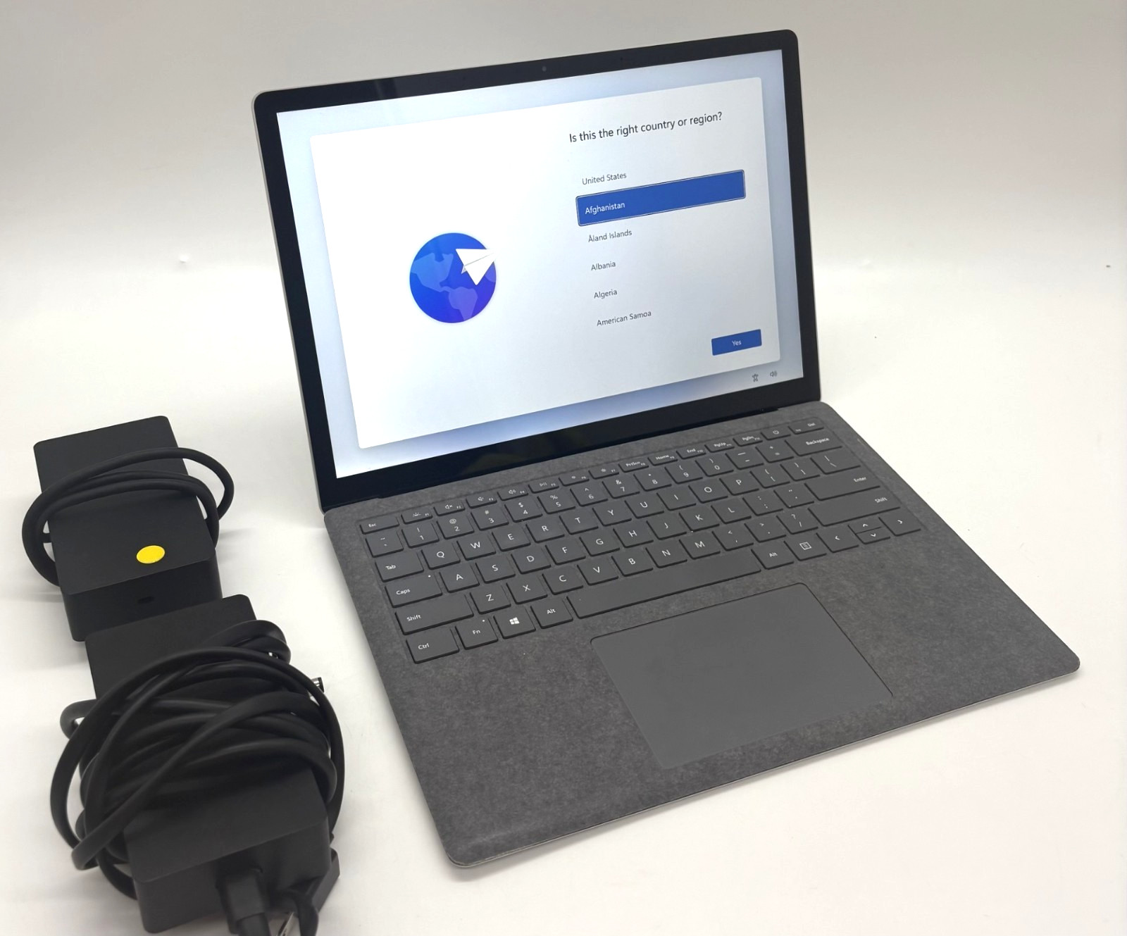 Microsoft Surface Laptop 3 1867 13.5″ Touch i5-1035G7 8GB 128GB W11P Touchscreen