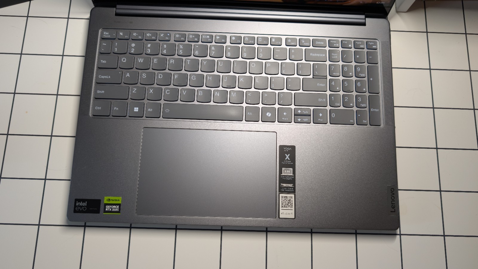 Lenovo Yoga 16″ Touch iCore Ultra 9 32GB 1TB SSD GeForce RTX Win11 Gray