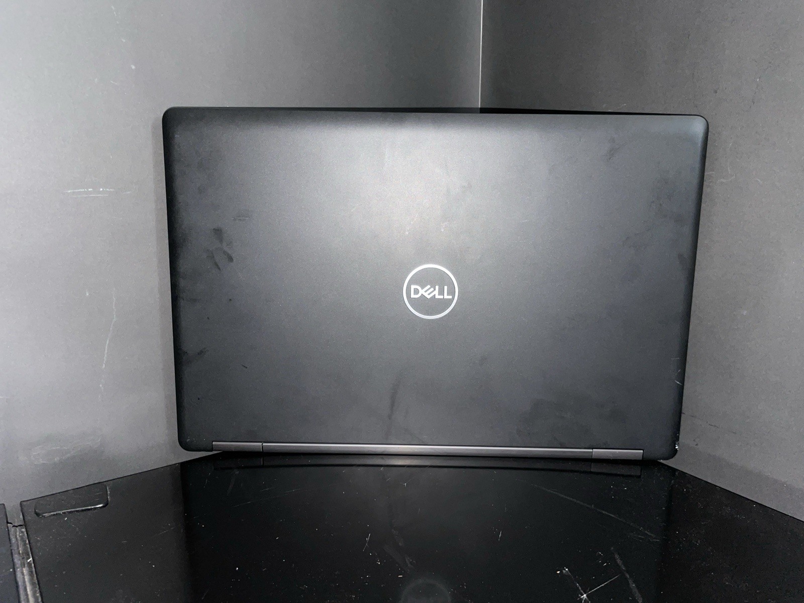 Dell Latitude 5590 2018 – 16GB Intel UHD Graphics 620 – 238GB 8GB – Black – Good