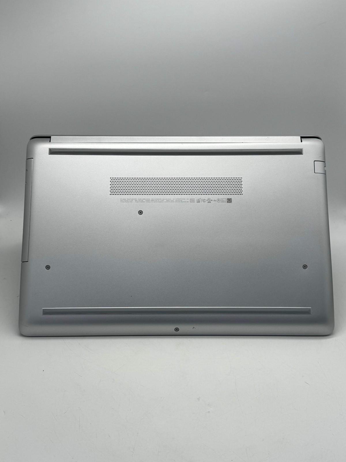 HP 15-db0031nr 15.6″ AMD A9 4GB 1TB HDD Black Used