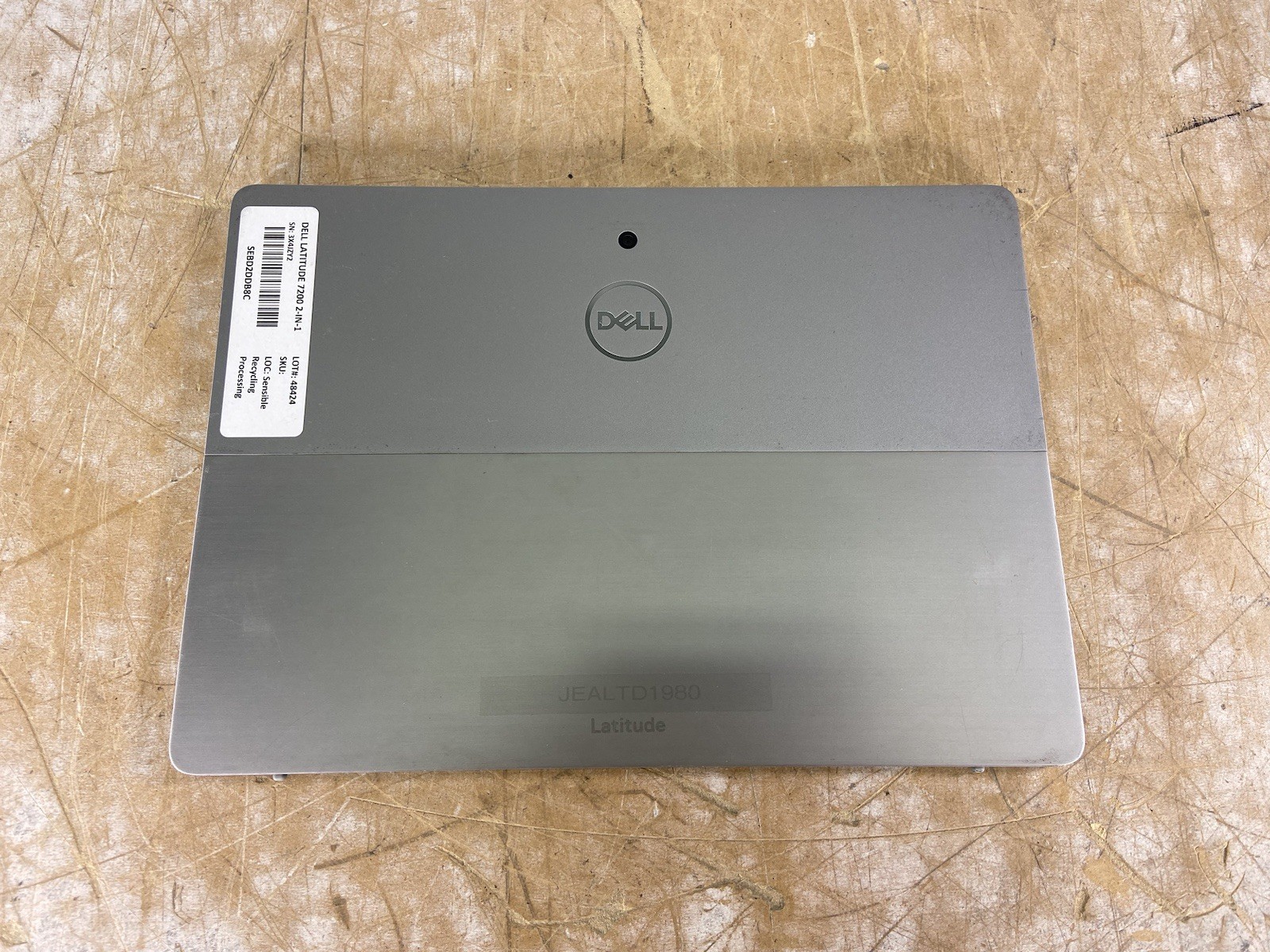 DELL LATITUDE 7200 2-IN-1 i5-8365U @ 1.60GHz, 8GB RAM, NO HDD/OS – (FOR PARTS)