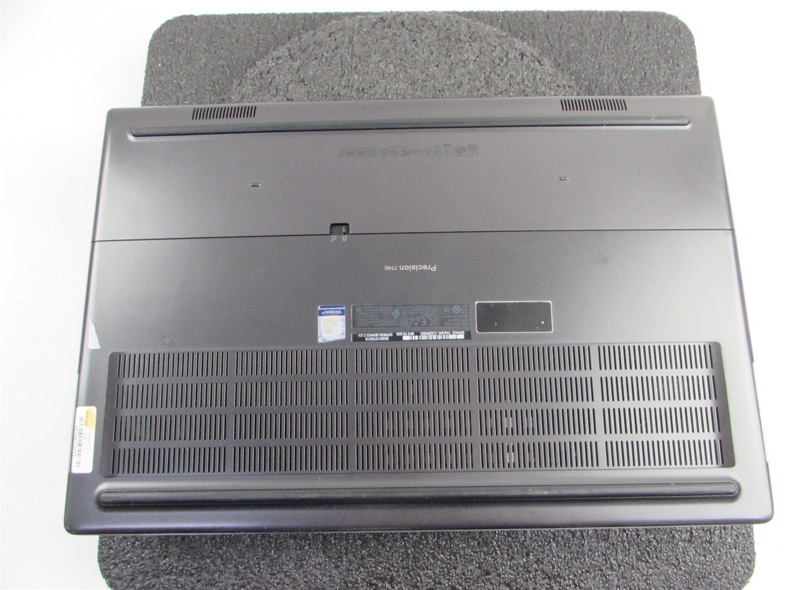 DELL PRECISION 7740 17.3″ I7-9750H 512GB SSD 64GB RAM NVIDIA RTX 4000 WIN 11 PRO