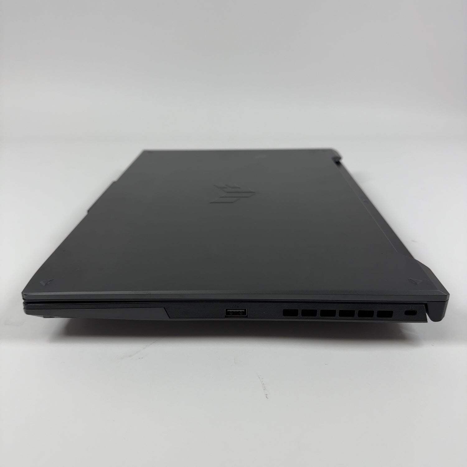 Asus TUF F16 FX607VU 16″ i7-13620H 2.4GHz 16GB RAM 512GB SSD GeForce RTX 4050