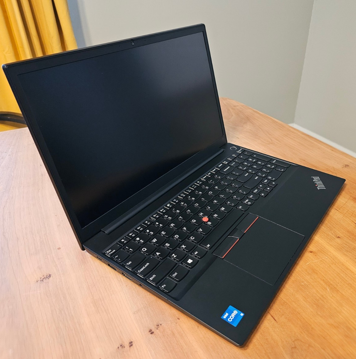 Nice Lenovo E15 Gen 2 i5-1135G7 2.40GHz 8GB 256GB NVMe Full HD AC & 83% Battery