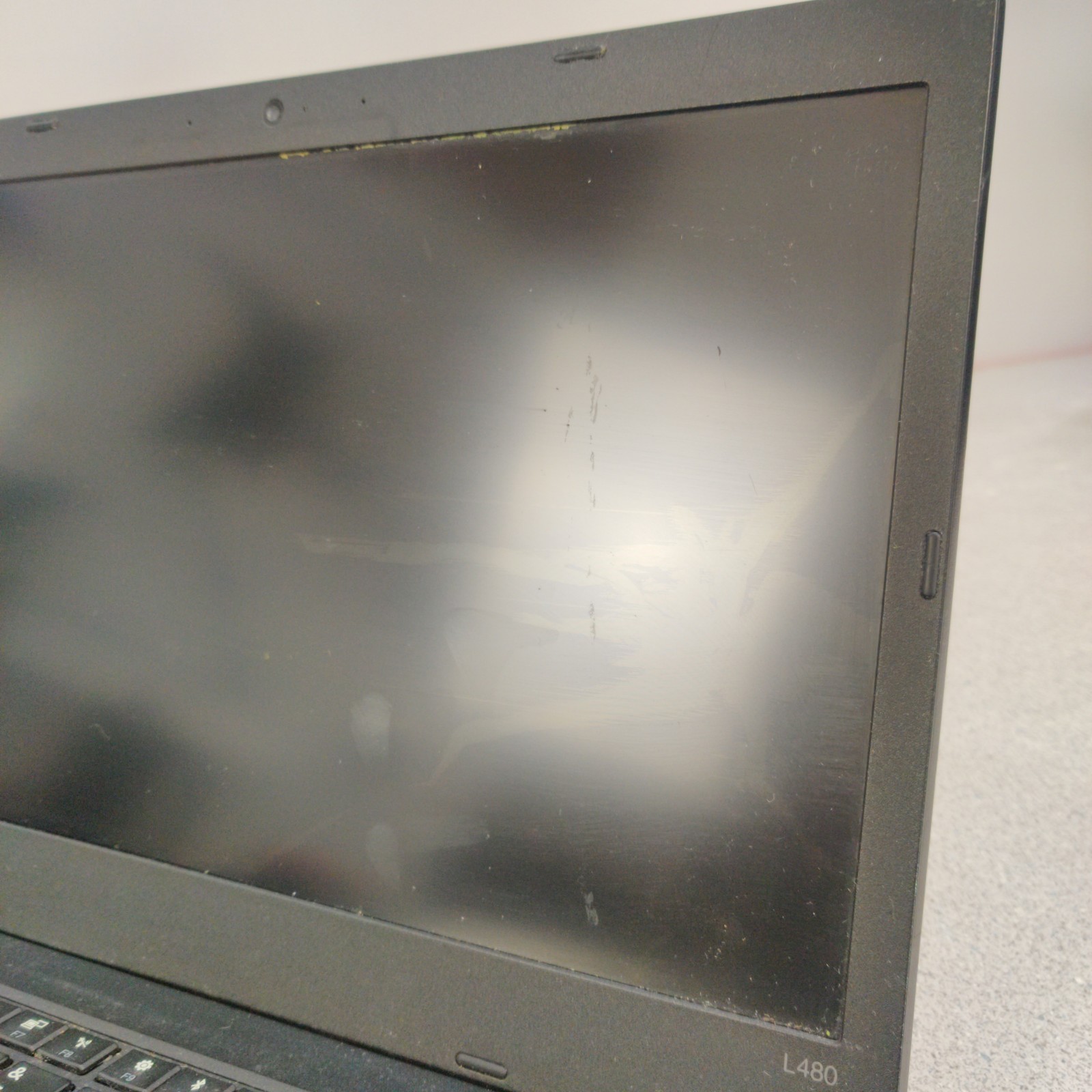 Lenovo ThinkPad L480 14″ i5-8350U FOR PARTS NO SSD/OS/AC ADAPTER BAD SCREEN DOA