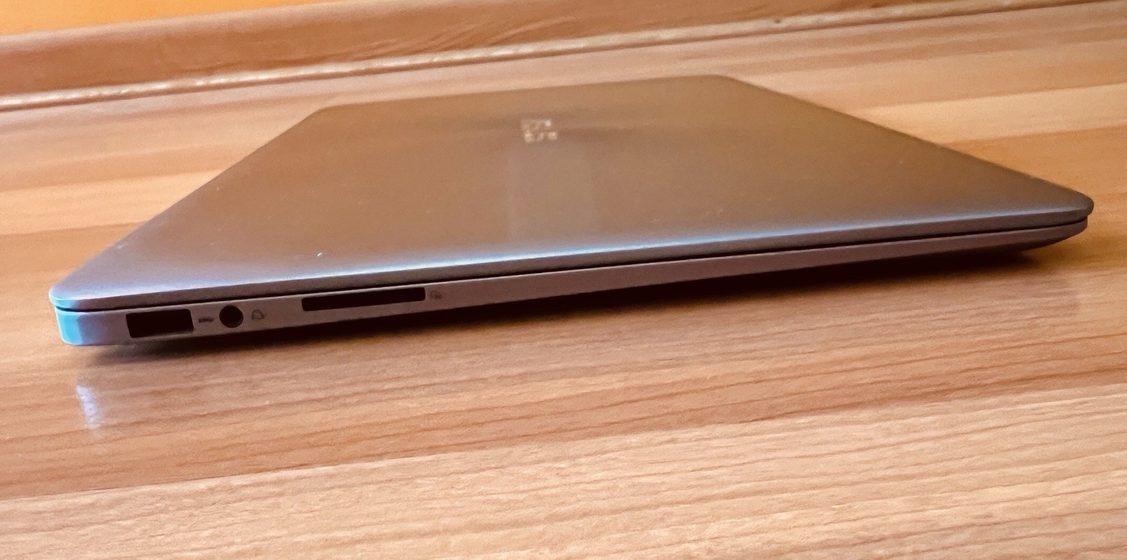 Asus UX330U(AK) , i7, 16 GB Ram, 256GB , Win 11 Pro, Zenbook Slime, New Battery
