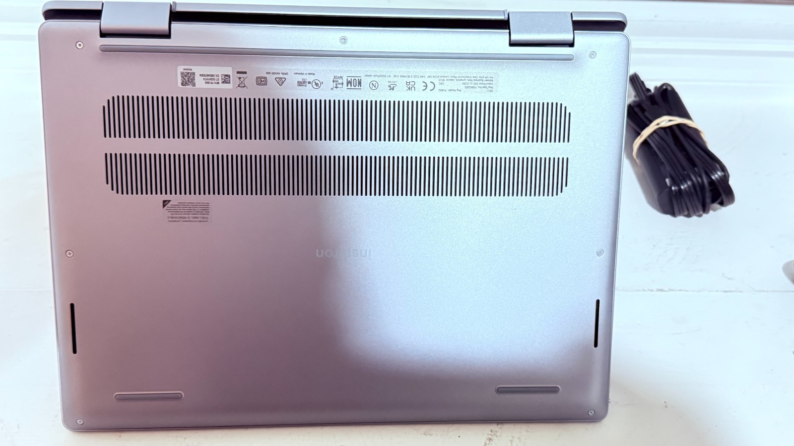 Dell Inspiron 14 ” FHD + Touch Core (TM ) 7 150U (1.80 GHz ) 16GB RAM – 1TB SSD