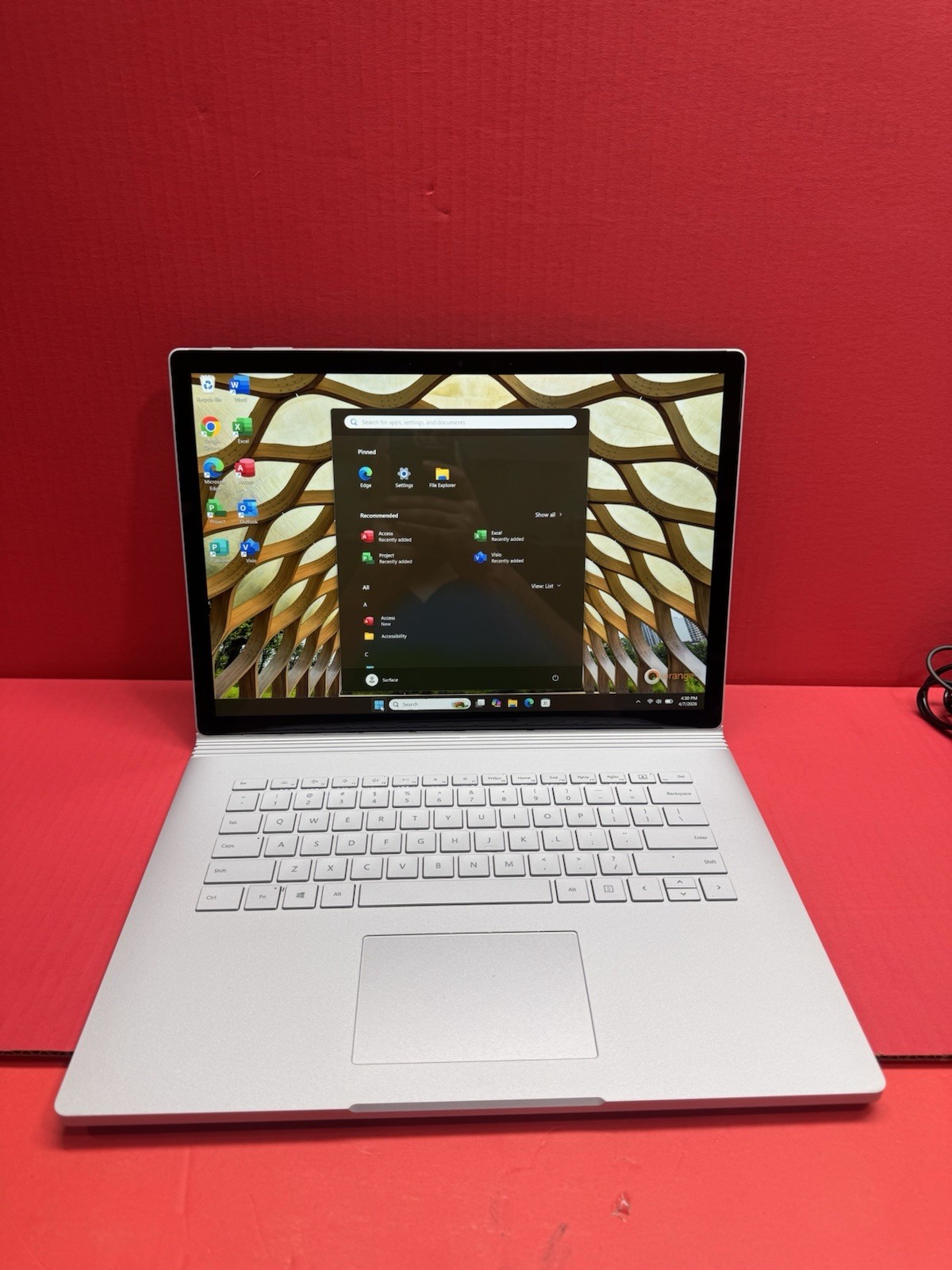 Microsoft Surface Book 3 15.5” 10th i7- 1.30GHz 16GB 256GB Windows 11pro