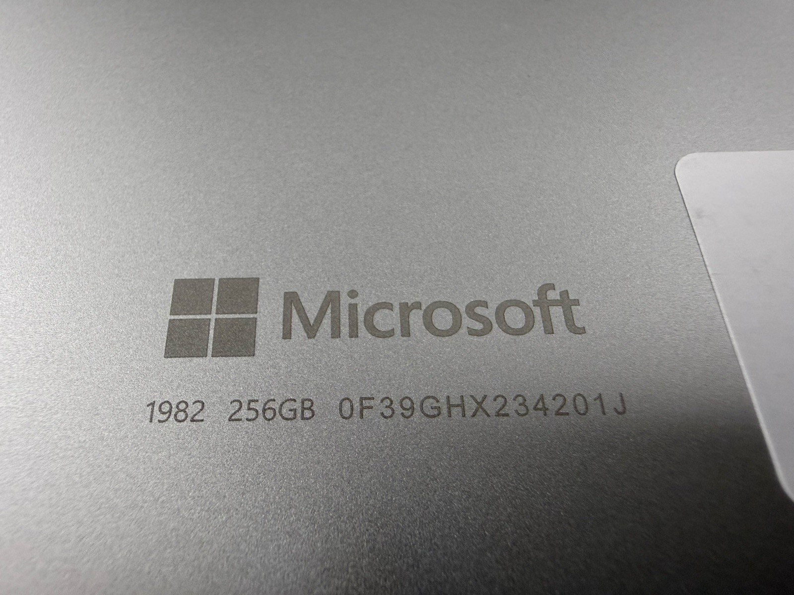 Microsoft Surface Pro 8 (1982) i5-1145G7 – 16GB RAM – 256GB 120Hz – Win 11 Pro