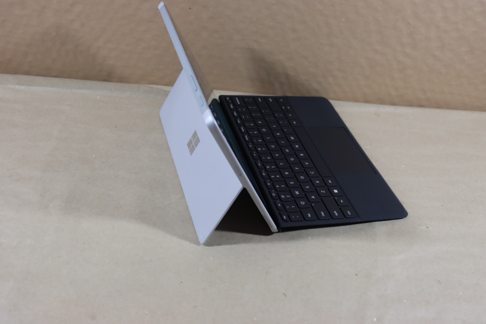 Microsoft Surface Go LTE 1825 10.5″ 8GB RAM 128GB SSD Cellular + Wifi