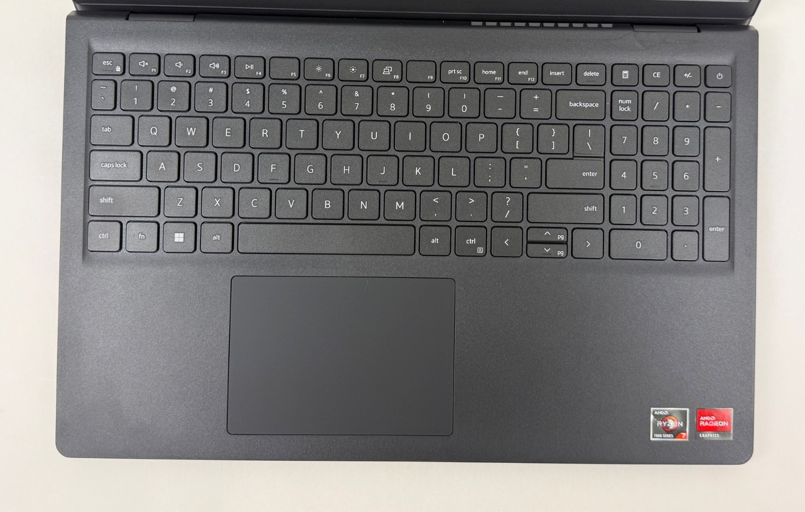 Dell 15 DC15255 15.6″ FHD Touch Ryzen 7 7730U 16GB 512GB SSD W11H -Crked plastic