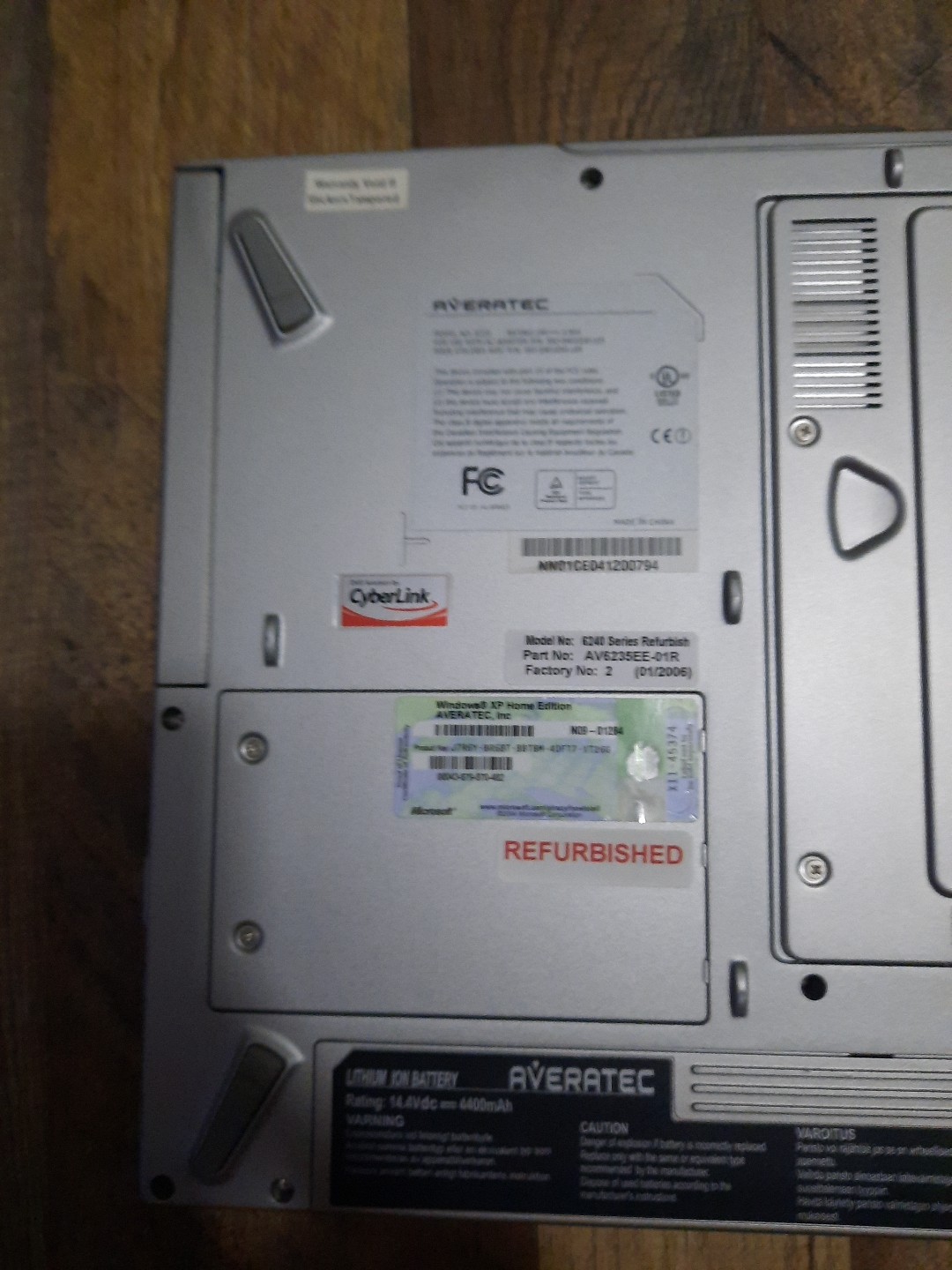 AVERATEC 6240 combination laptop & stand alone DVD player No charger