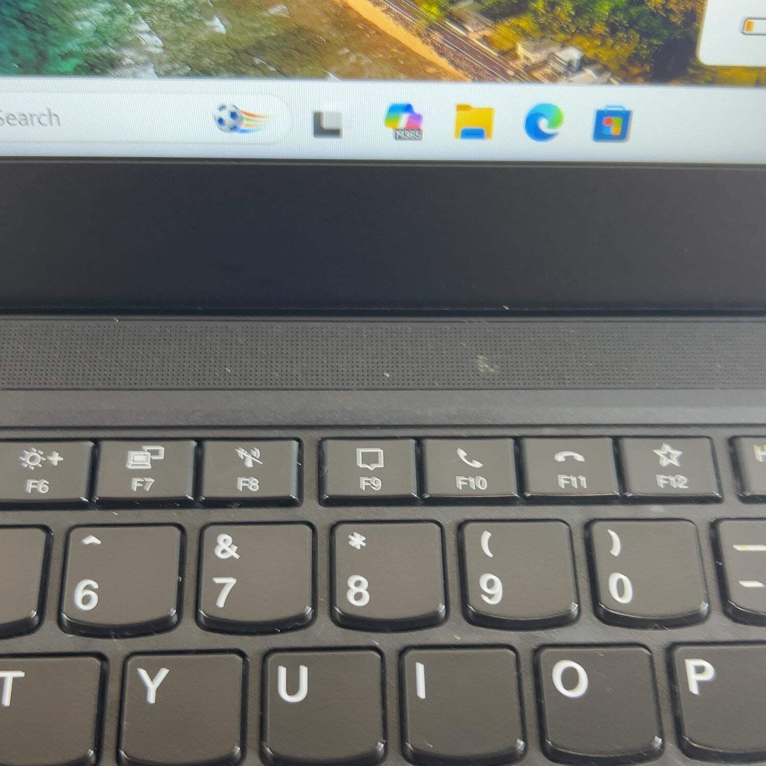 Broken Lenovo ThinkPad T14 Gen 2 14″ Ryzen 5 Pro 5650U 16GB RAM 256GB SSD Read