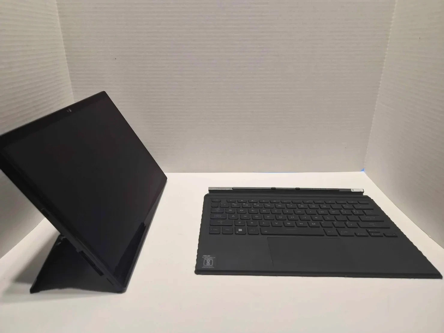 Asus ROG Flow Z13 GZ301 13.4 QHD+TOUCH 2.6 GHz i9-13900H 16GB 1TBSSD WITH STYLUS