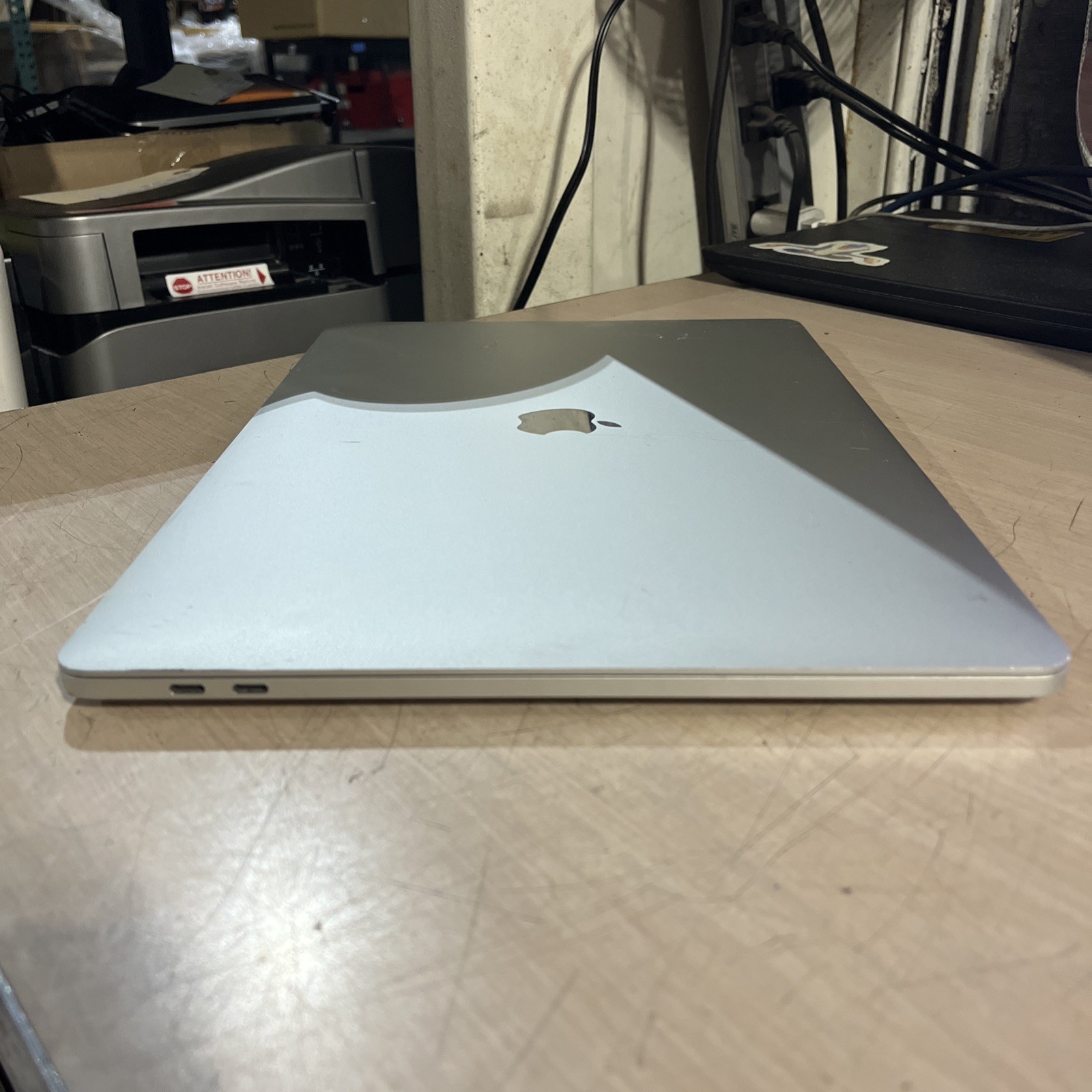 APPLE MACBOOK PRO 15″ TOUCH/LATE 2016 CORE I7-6700HQ 2.6GHZ 16GB RAM 256SSD