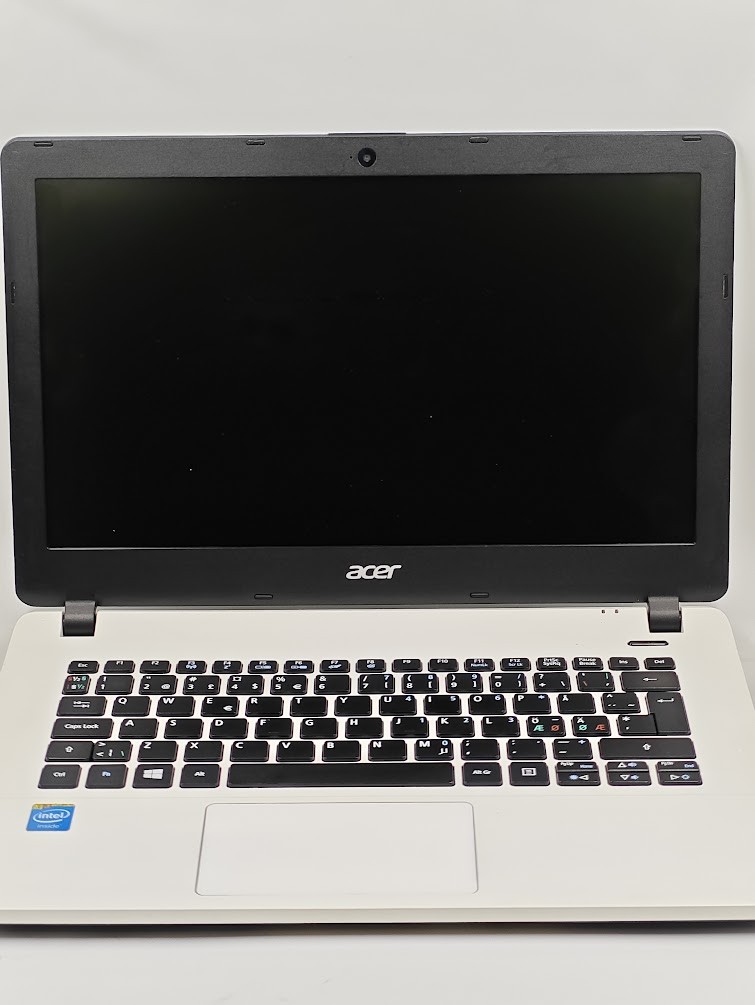 Acer Aspire ES1-331-C09Z Laptop – Used, no SSD, no OS