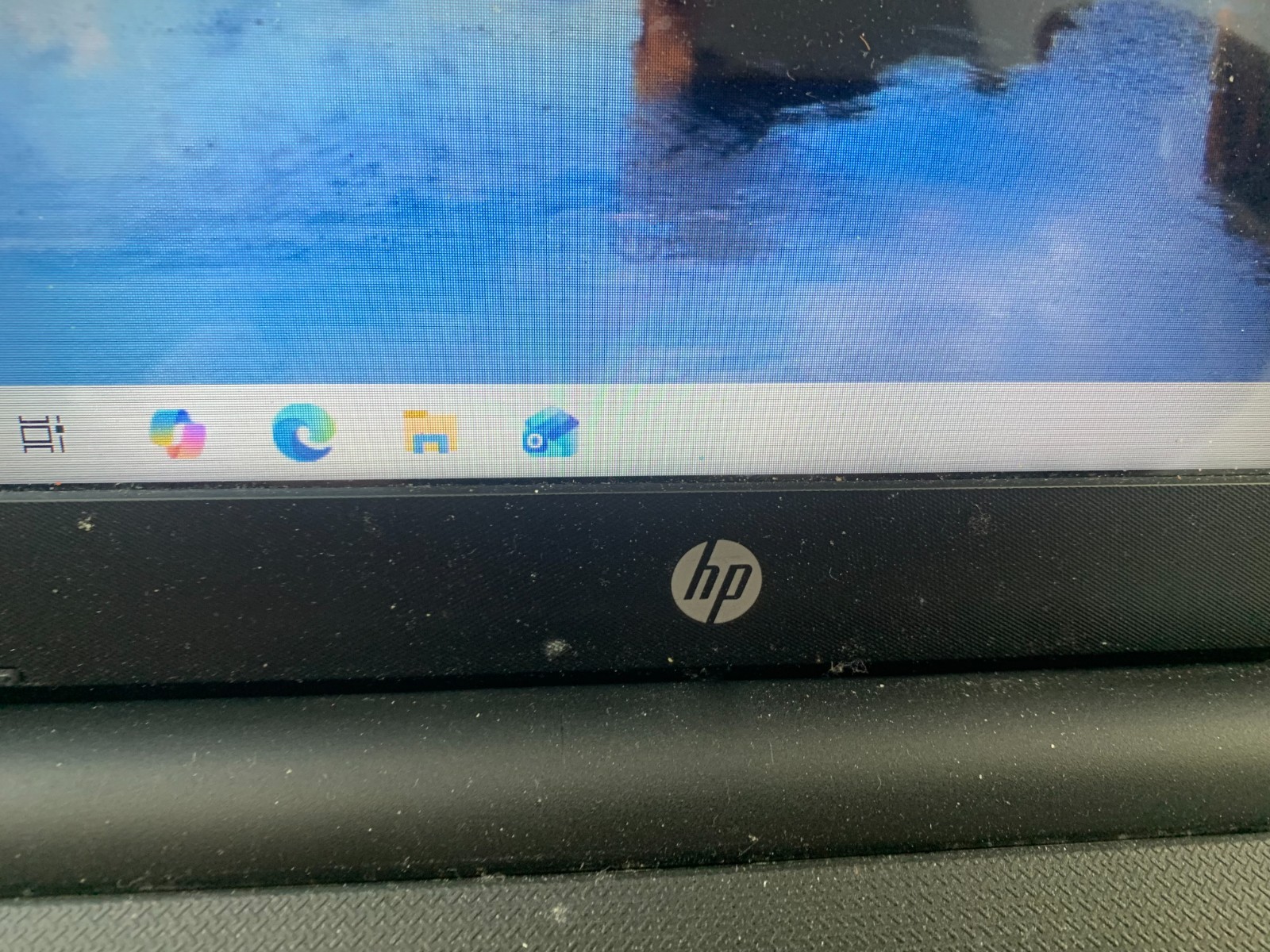 HP 15-bs212wm 15.6″ Intel Celeron N4000 1.10GHz 4GB RAM 500GB HDD Win 10 Home