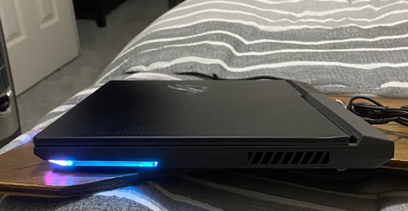 ASUS ROG Strix G513 R9 G513QM 15.6″ (2TB SSD, AMD Ryzen 9 5900HX, RTX 3060)