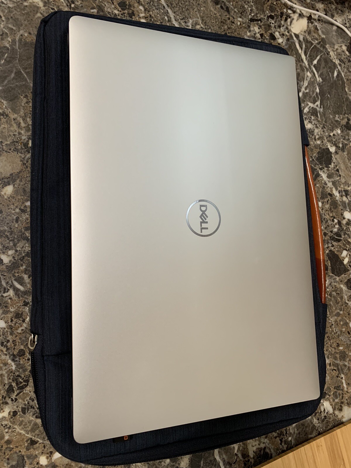 Dell XPS 15 7590 15.6″ (1TB SSD, Intel Core i7 9th Gen., 2.60GHz, 32GB) Laptop