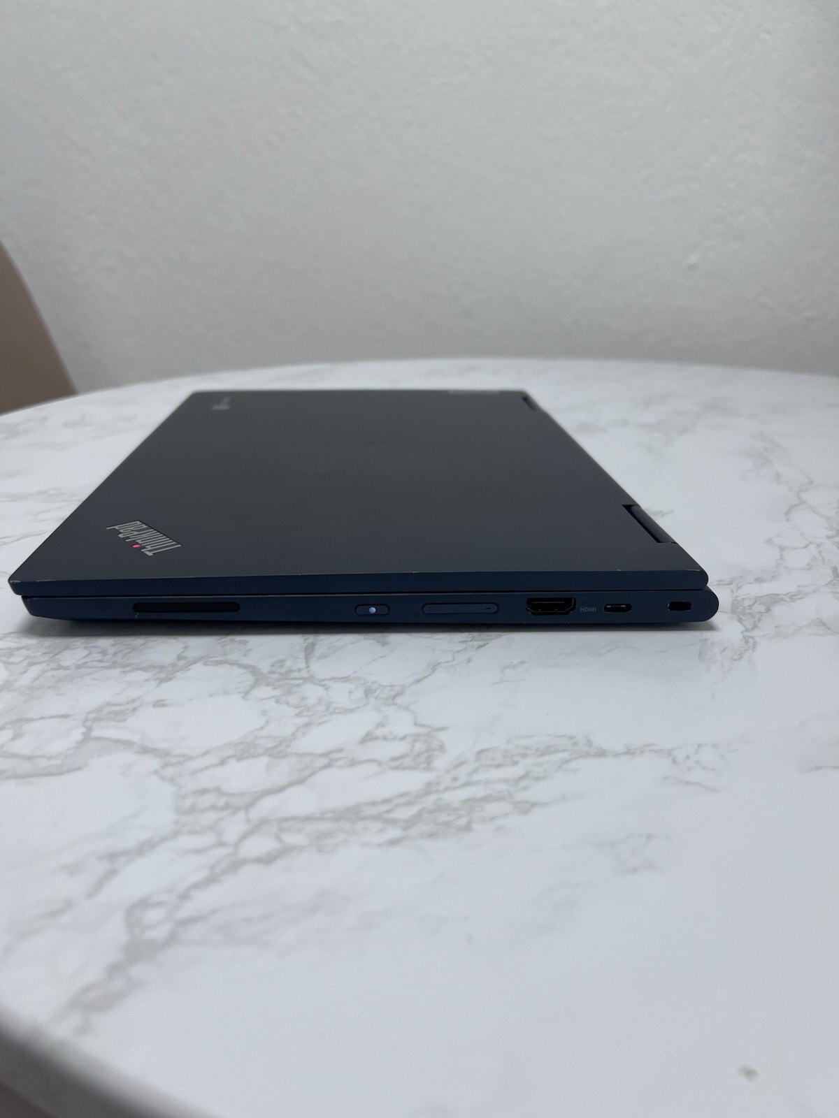 Lenovo ThinkPad C13 Yoga 13in Athlon Gold 4GB 32GB 2-in-1 Blue + SD Card