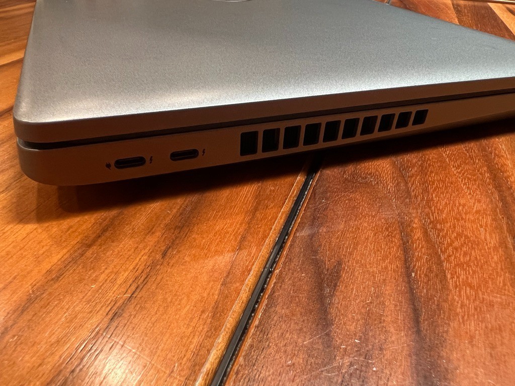 Dell Precision 3571 i5-12500H 16GB DDR5 256GB NVIDIA T600 Win11 Pro 130W