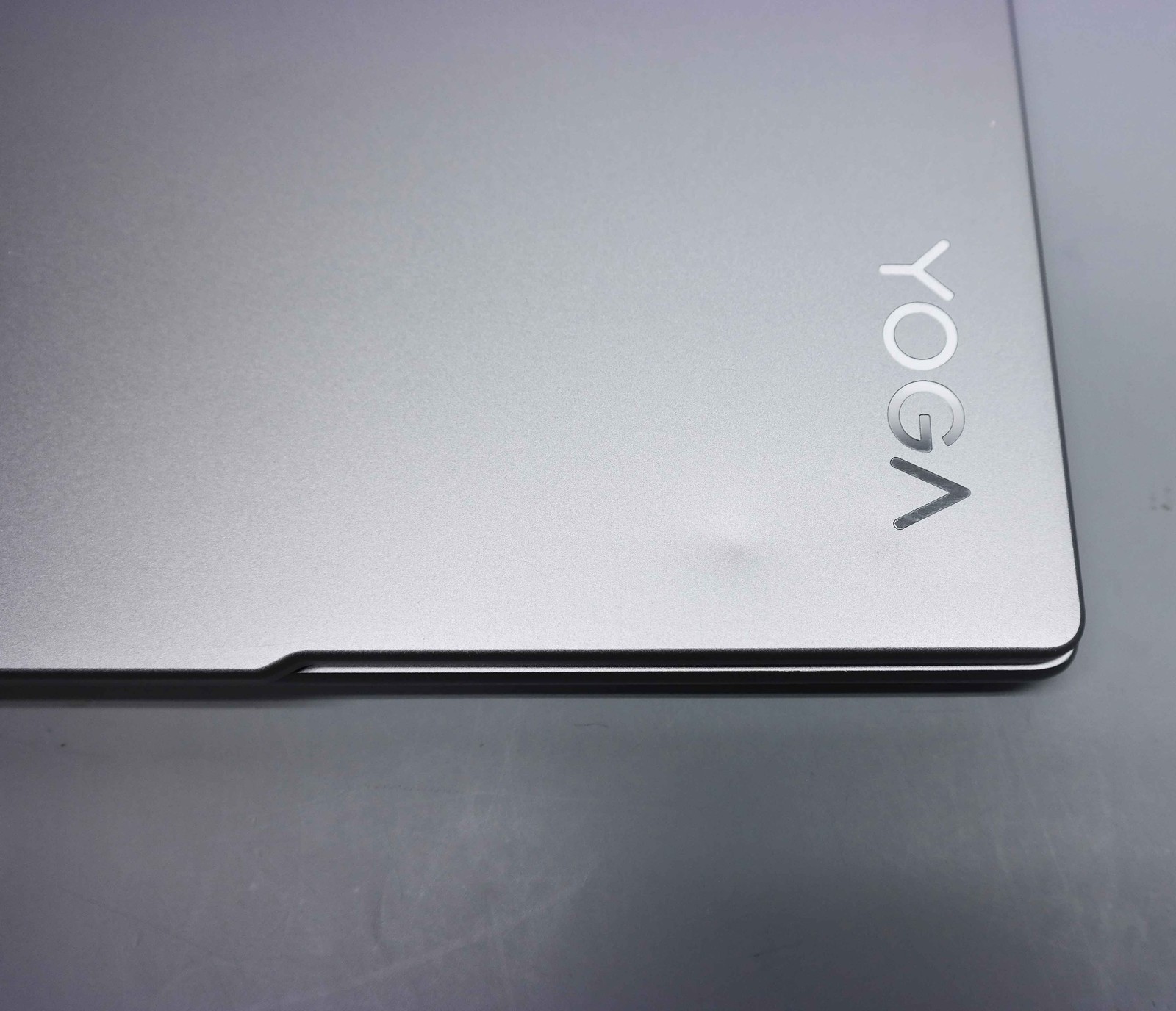 Lenovo Yoga 7 14″ AMD Ryzen 5 8640HS 8GB 512GB SSD