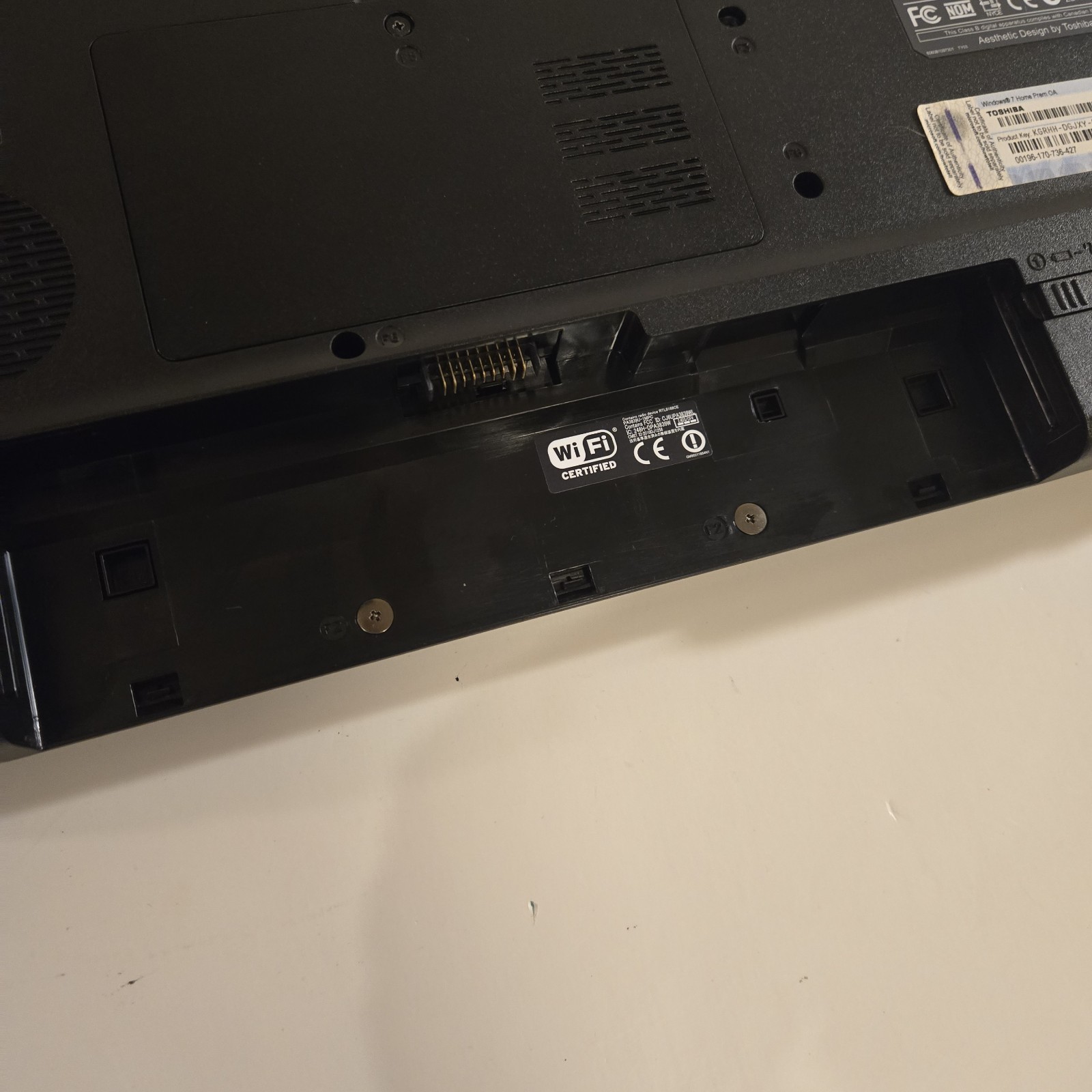 Toshiba Satellite C655D 15″ Laptop AMD C60 NO HDD/Battery/RAM/Power Cable WYSIWG