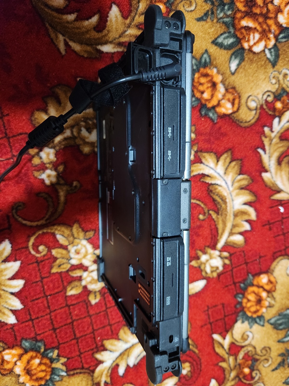 GETAC V110 CORE i5-4300U + 128gb SSD m.2 + caddy + 2x batteries + Charger